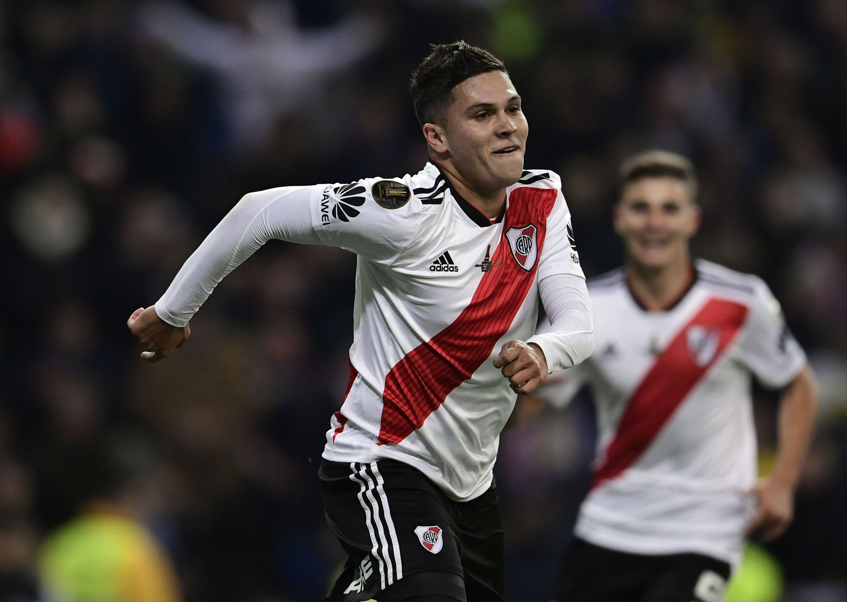 Juan Fernando Quintero marcó el segundo gol de River en la final de la Copa Libertadores. / AFP