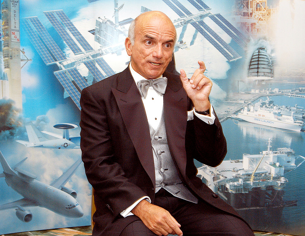 El 30 de abril de 2002 Denis Tito llegó a la Estación Espacial Internacional (EEI).