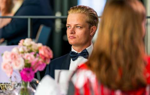 Acusan de cuatro violaciones al hijo mayor de la princesa Mette Marit de Noruega