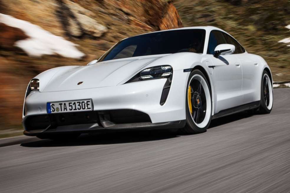 Porsche Taycan.Porsche.Vale la pena mencionar que el Taycan también se llevó el premio a carro de altas prestaciones del año 2020, una categoría ocupada por tres referencias de Porsche. El eléctrico de lujo llegó a la final junto al 718 Spyder/Cayman GT4 y al 911.