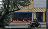Disturbios en la Universidad del Valle: encapuchados lanzaron molotov a juguetería
