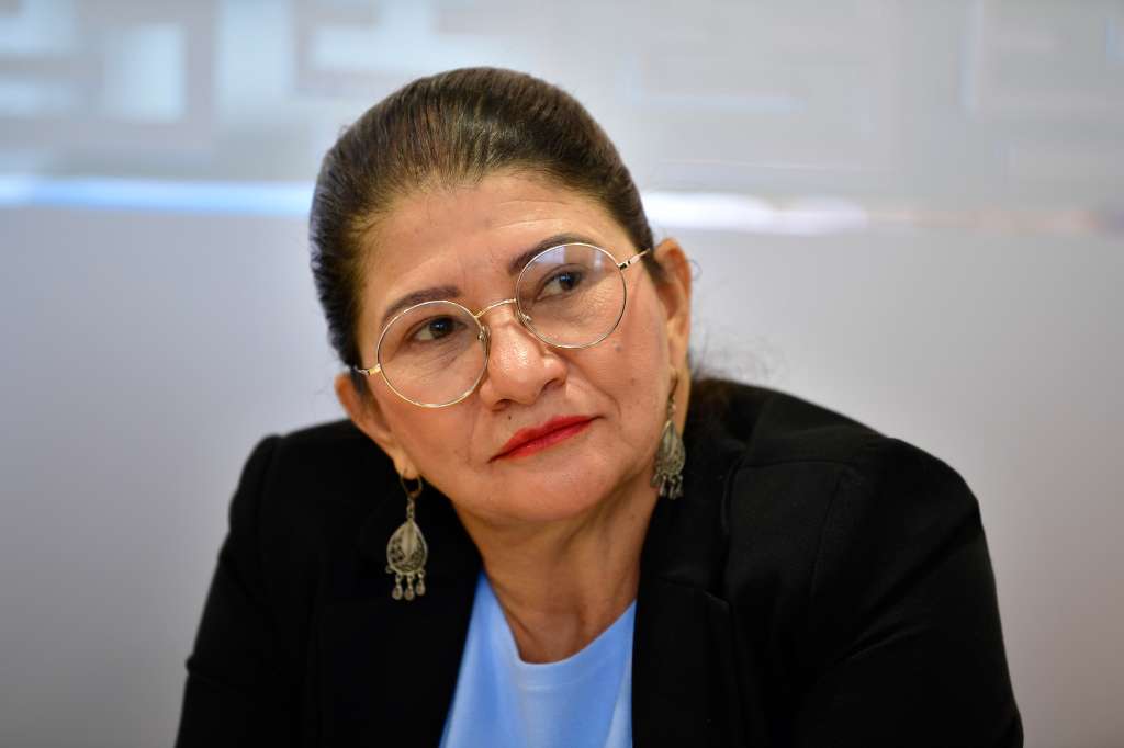 Senadora en el Congreso de la República de Colombia por el partido Comunes.