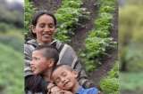 Familia campesina abre un canal en YouTube para enseñar a cultivar desde casa