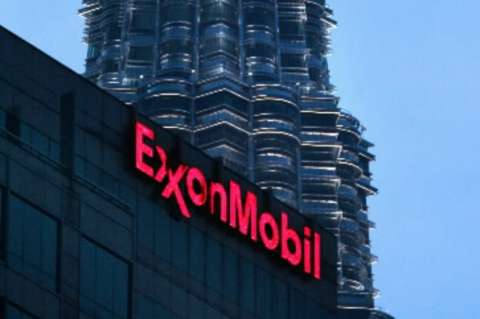Gigantes del petróleo se hunden en la crisis