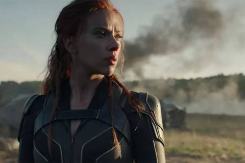 Este es el traje completo de Scarlett Johansson en Viuda Negra