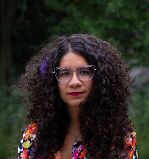 La poeta colombiana que le da voz a los personajes del Quijote