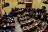 Con recorte a parafiscales, comisiones económicas aprueban reforma tributaria