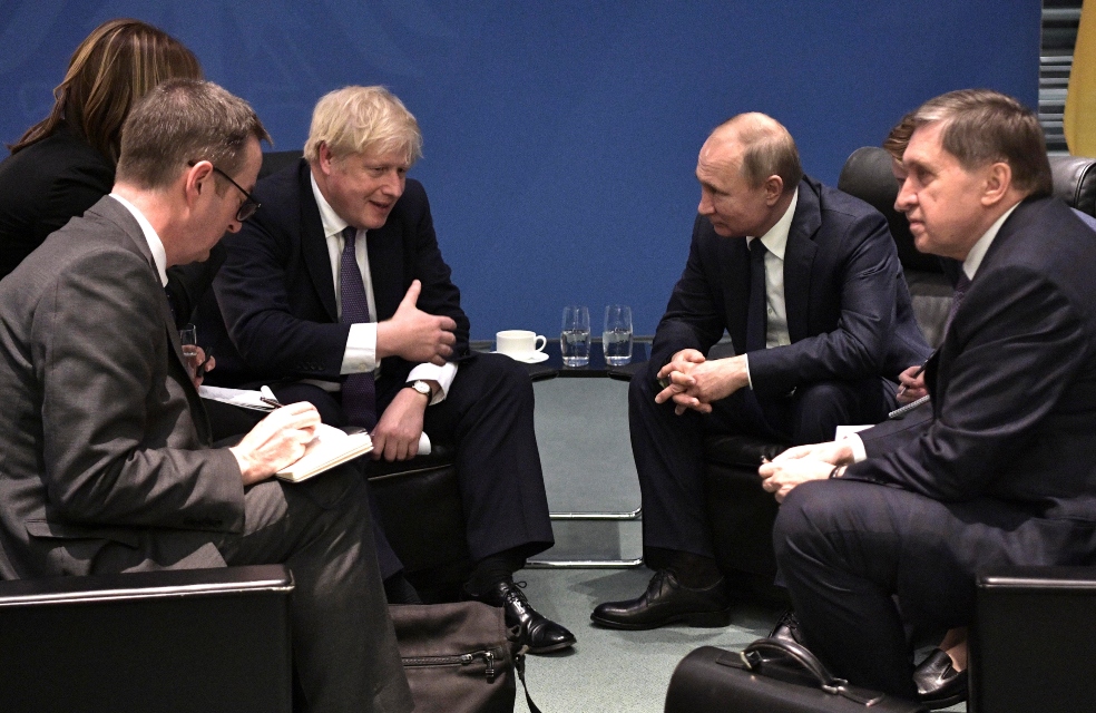 Boris Johnson, primer ministro británico, y Vladimir Putin, presidente de Rusia, se reunieron en enero de 2020, en la Conferencia sobre Libia.