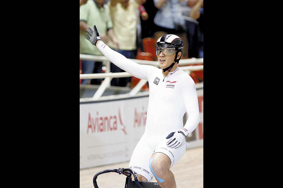 Fabián Puerta va por el título mundial de keirin en Francia. / EFE