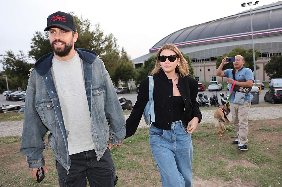 Gerard Piqué y Clara Chía disfrutaron el concierto de Coldplay en Barcelona.