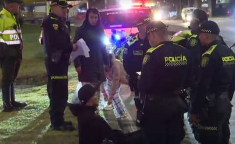 Ladrón robaba con carro de su tía en Bogotá: ella lo regañó frente a los policías