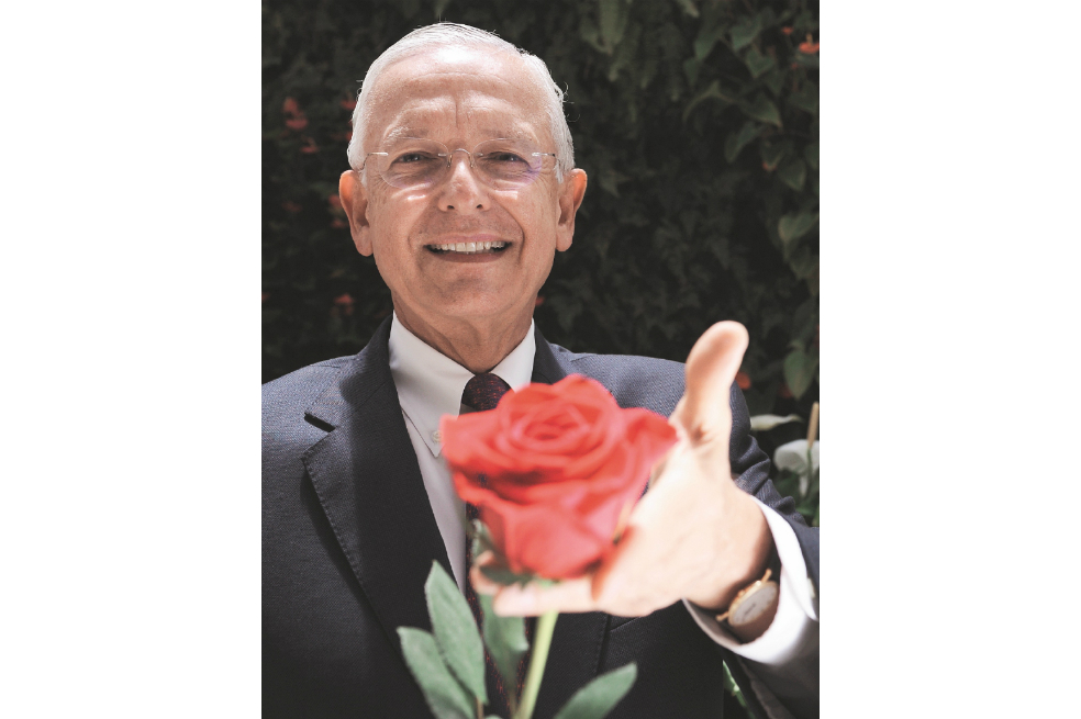 Según Augusto Solano, la floricultura genera 140 mil empleos.  / Mauricio Alvarado - El Espectador