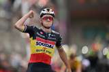 Evenepoel empezó a demostrar: ganó en el primer día de montaña y es nuevo líder