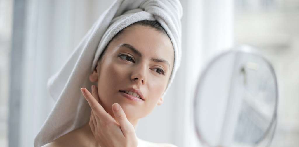 El retinol puede irritar la piel, pero puedes aprovecharlo si tienes presente lo siguiente.