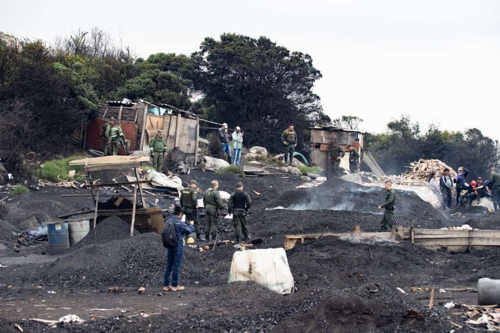El Comando Ambiental de la localidad sorprendió a estas personas en flagrancia mientras realizaban quemas a cielo abierto.