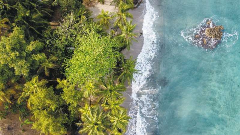 CAPURGANÁ, CHOCÓ - COLOMBIA - MARZO 28: Un paraíso caribeño cercano a la frontera con Panamá se observa en Capurganá en el departamento de Chocó, Colombia, el 28 de marzo de 2022. Ubicado en el Caribe colombiano, en el municipio de Acandí, este remoto pueblo libre del ruido de las grandes urbes es ideal para aventureros que quieren tener un contacto con la selva y, como se dice localmente, perderse del mapa por un rato. ( Juancho Torres - AA )