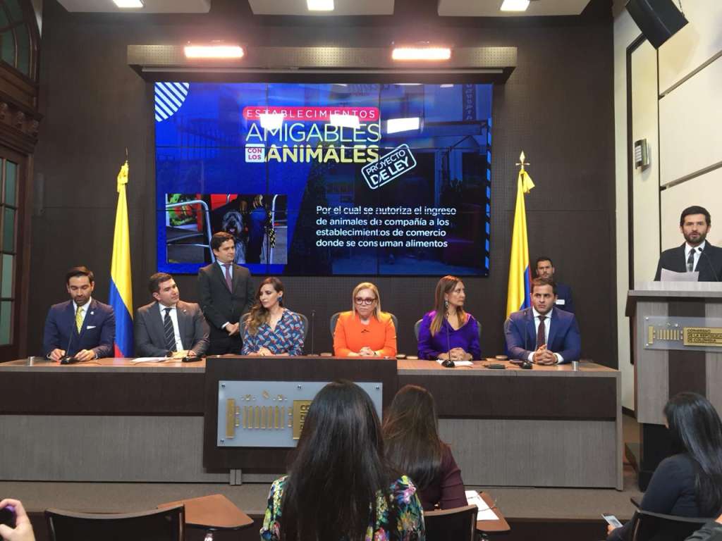 Representantes de la Comisión de Bienestar y Protección Animal. / Presidencia del Senado