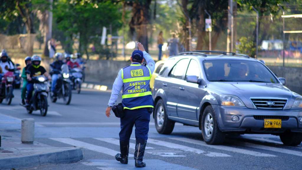 Imagen de referencia. Los manifestantes lanzaron piedras y objetos contundentes contra los vehículos, dejando vandalizados cuatro buses del MÍO y una patrulla de la policía.