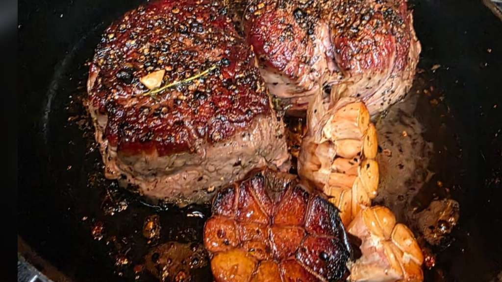 Una de las utilidades del uso de la grasa en la cocina es la transmisión de sabor, pues esta, ya sea aceite vegetal, mantequilla, margarina o cualquier grasa animal, ayuda a crear diferentes capas en las comidas.
