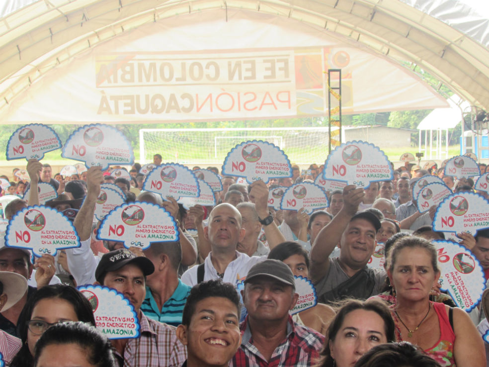 Unas 1.200 personas asistieron a la audiencia. Aunque la mayoría rechazó el proyecto petrolero, algunas personas entre campesinos, docentes, ingenieros y sociólogos lo aceptaban. / H.Calle