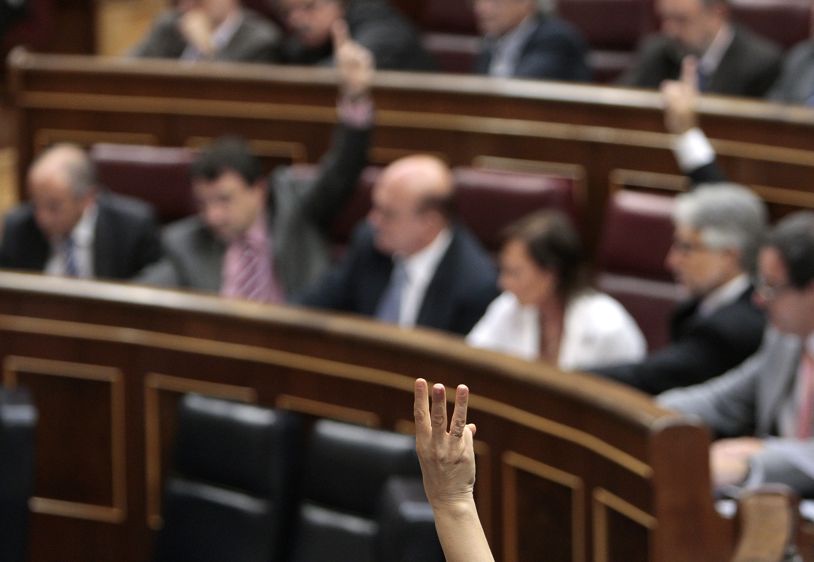 El acto que las encuestadas calificaron como el más frecuente (23,8 %) fue restringirles el uso de la palabra. / iStock