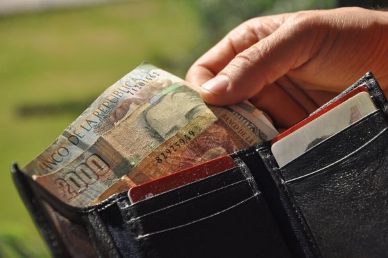Congresista lanza plataforma para defender a ciudadanos de abusos bancarios