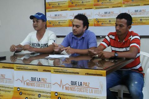 Paramilitares tienen bajo amenaza a campesinos de San José de Apartadó