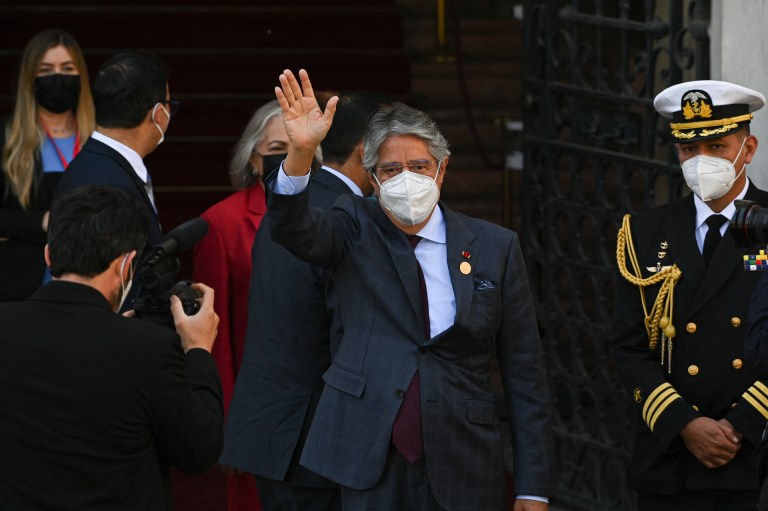 El presidente de Ecuador, Guillermo Lasso, también visitó La Moneda, el palacio chileno, para reunirse con su homólogo, el presidente electo, Gabriel Boric.