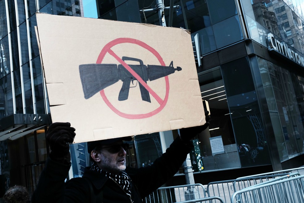 El debate por las armas sigue creciendo en Estados Unidos, pero no pasa nada. / AFP