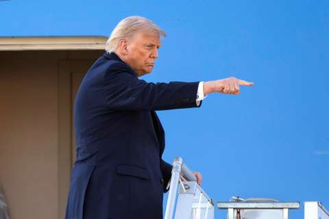 Trump firmaría el acuerdo con Irán el jueves o viernes, aunque no descarta más bombardeos
