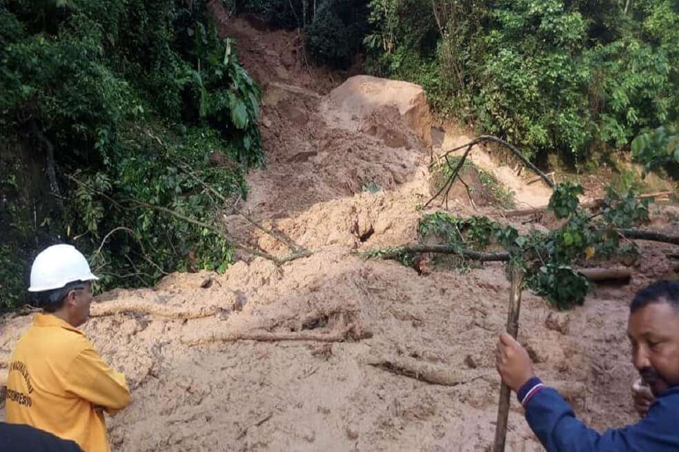La vía está cerrada. / Tomada de Facebook: Oscar Muñoz