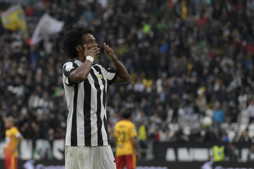 Juan Guillermo Cuadrado celebra el gol del triunfo de la Juve. / AFP