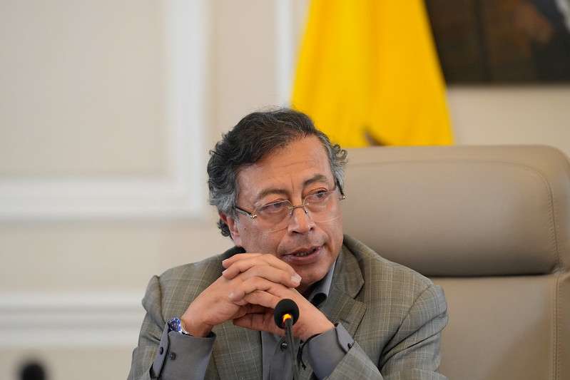 El presidente Gustavo Petro ha defendido a los funcionarios señalados de tener contactos con las disidencias.