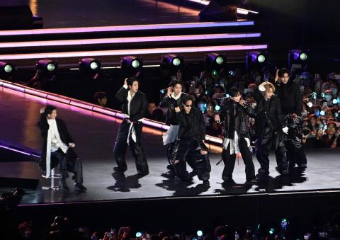CEO de los Grammy rompió el silencio tras la protesta de BTS: esto fue lo que respondió