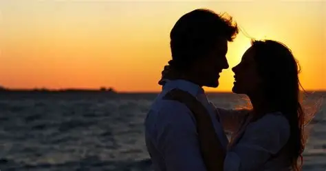 Besar es mucho más que un acto romántico: es un lenguaje silencioso que comunica deseo, apego, intimidad y salud sexual.