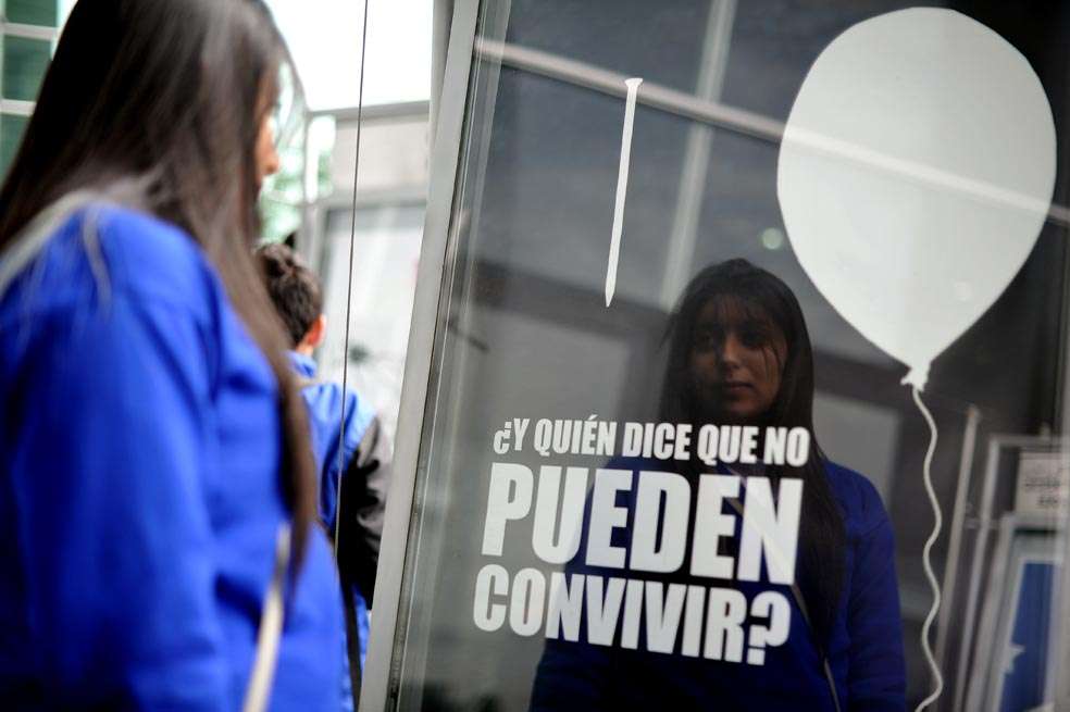 Laura Salas, una  de las conciliadoras de la ciudad  en la Exposición ‘Disfunción intrafamiliar y Bullying’, que realizó ayer la Cámara de Comercio de Bogotá.   / Óscar Pérez