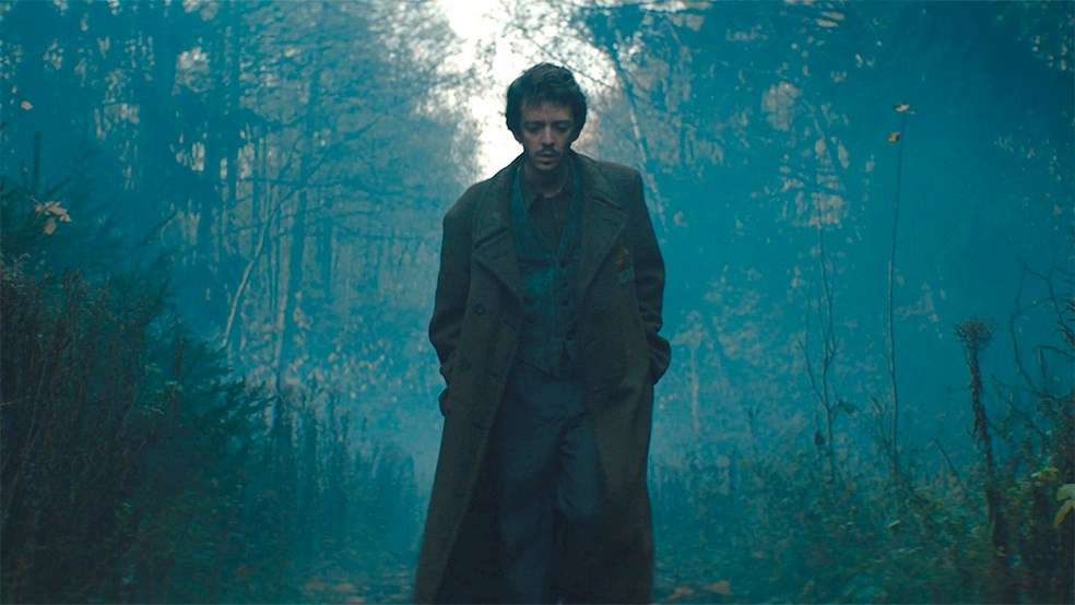 En la imagen el actor argentino Nahuel Pérez Biscayart, como Gilles, durante una escena de la película "Persian Lessons", un drama sobre el Holocausto de Vadim Perelman, que clausurará el Festival de Cine Judío de Miami el 27 de enero, Día Internacional del Recuerdo del Holocausto, en Miami, Florida (EE.UU.)