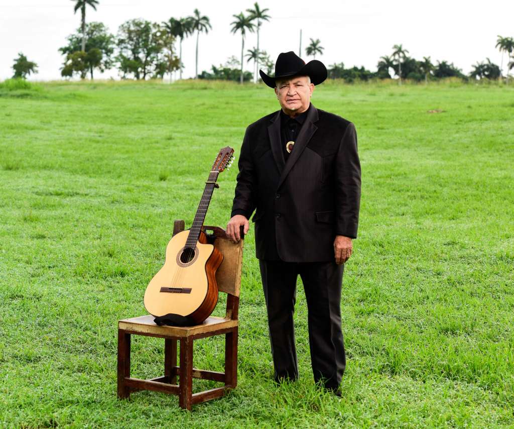 Eliades Ochoa, de Buena Vista Social Club, vuelve a Colombia y recordó sus inicios