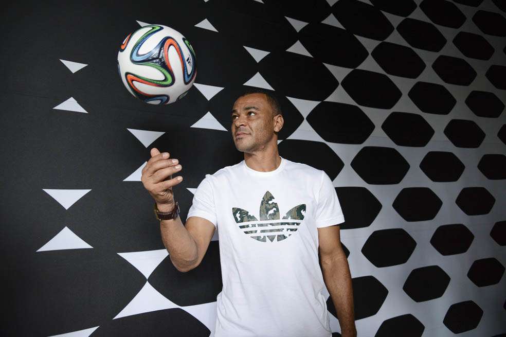 Cafú, el último capitán campeón de Brasil, tiene el récord de jugar tres finales mundiales consecutivas. / Adidas