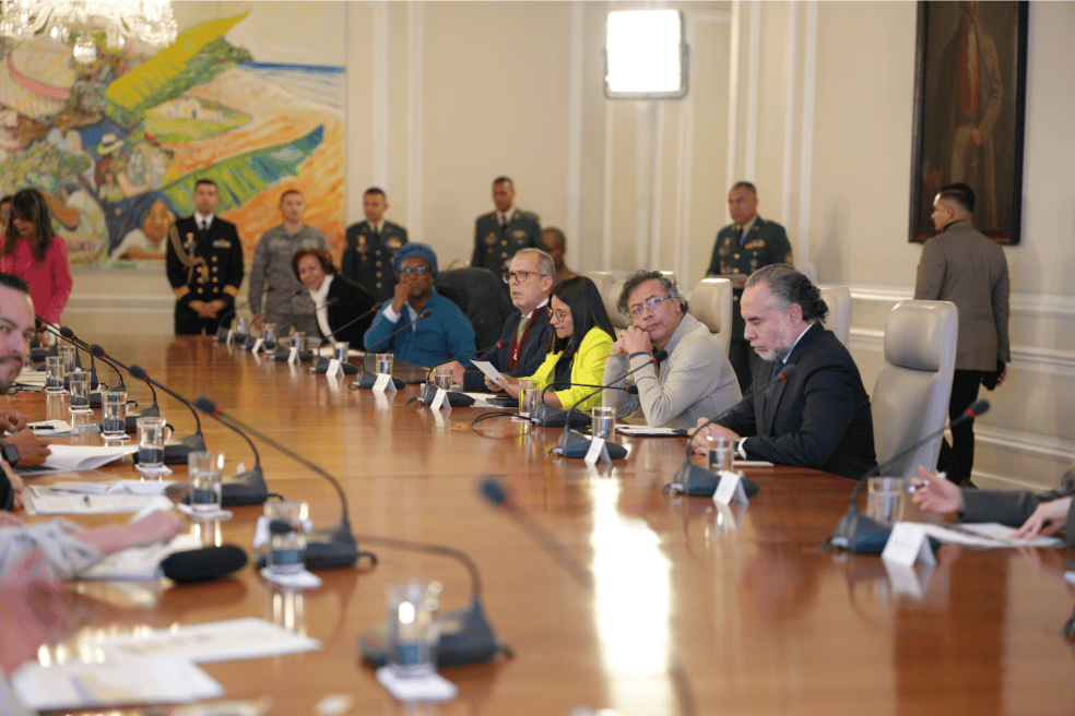 Durante el consejo de ministros sobre presupuesto, que se realizó este 7 de julio en Palacio, el presidente Gustavo Petro estuvo junto a la directora del Dapre, Angie Rodríguez, su jefe de Despacho, Alfredo Saade, y el ministro del Interior, Armando Benedetti.