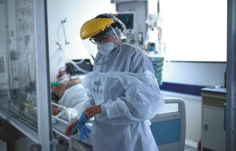 Por falta de medicamentos, cierran 15 camas UCI en el Valle del Cauca