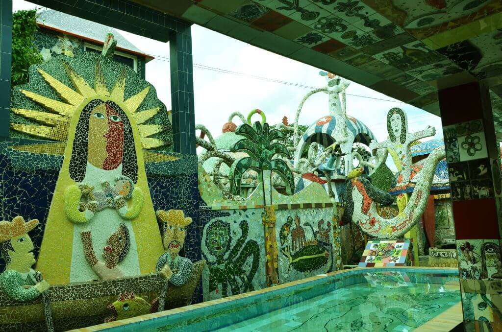Imagen de una parte de la casa del artista cubano José Fúster, en Jaimanitas. / Cortesía