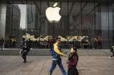 Trump impondría aranceles del 25 % a Apple si no fabrica los iPhone en EE. UU.