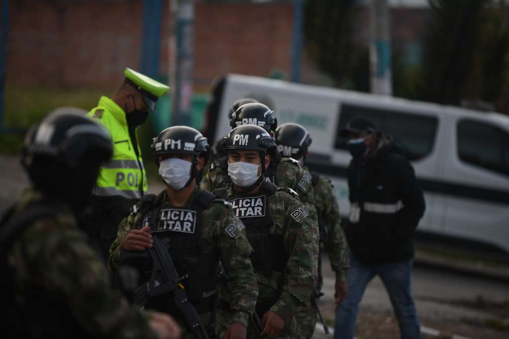 Recorrido por la localidad de Usaquén durante la cuarentena estricta en este punto de la ciudad que cuenta con el acompañamiento de la policía, ejército y el alcalde encargado Luis Ernesto Gómez