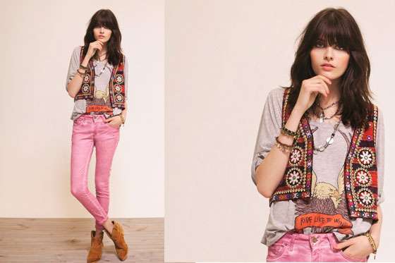 Los casuales pantalones rosa
