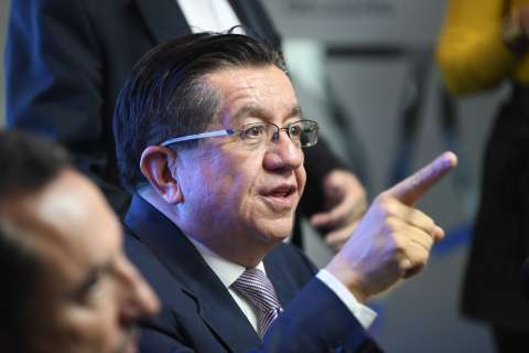 Portal para conocer a cuál fase de la vacunación pertenece estará disponible la próxima semana
