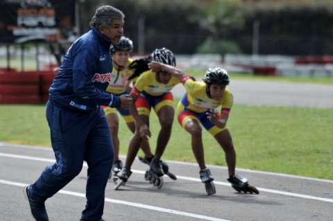 Elías del Valle, la mente detrás de los títulos mundiales de patinaje