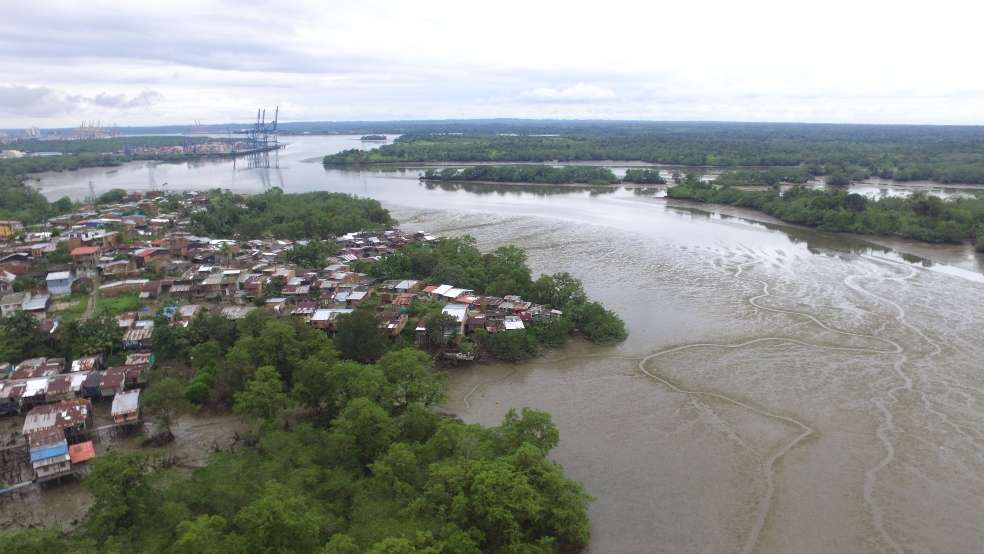 El estero San Antonio es parte vital para las dinámicas de la comunidad bonaverense. Era el sitio de pesca, transporte y recreación.