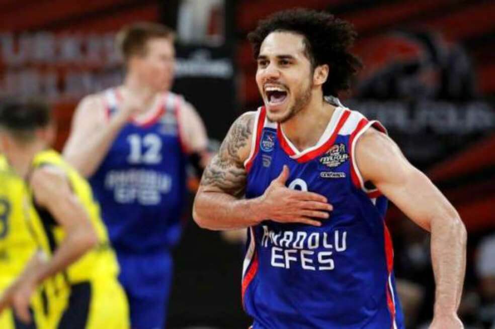 Shane larkin, jugador del Anadolu Efes S.K., nació el 2 de octubre de 1992. / EFE