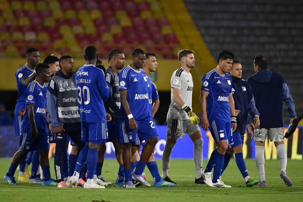 Jugadores de Millonarios, en el partido ante Bucaramanga por la primera fecha de la Liga Betplay 2026-II.